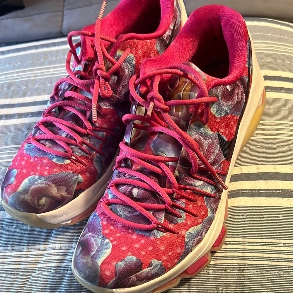 KD Aunt Pearl Low Top Mens Sneakers Size 9.5